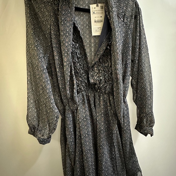 Zara romper with gold threads - Picture 4 of 4